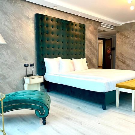 Hotel Paradis Cluj-Napoca Extérieur photo