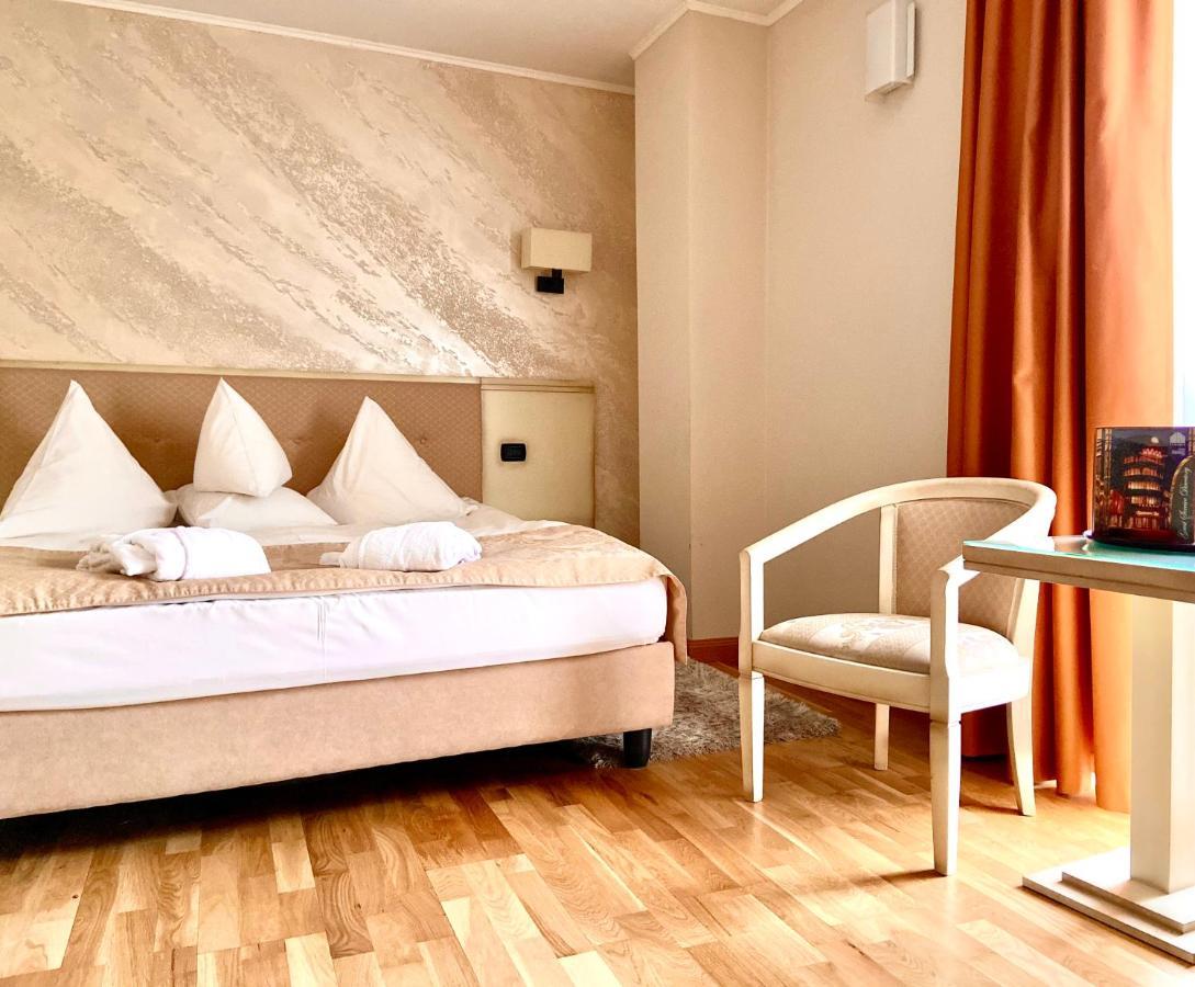 Hotel Paradis Cluj-Napoca Extérieur photo