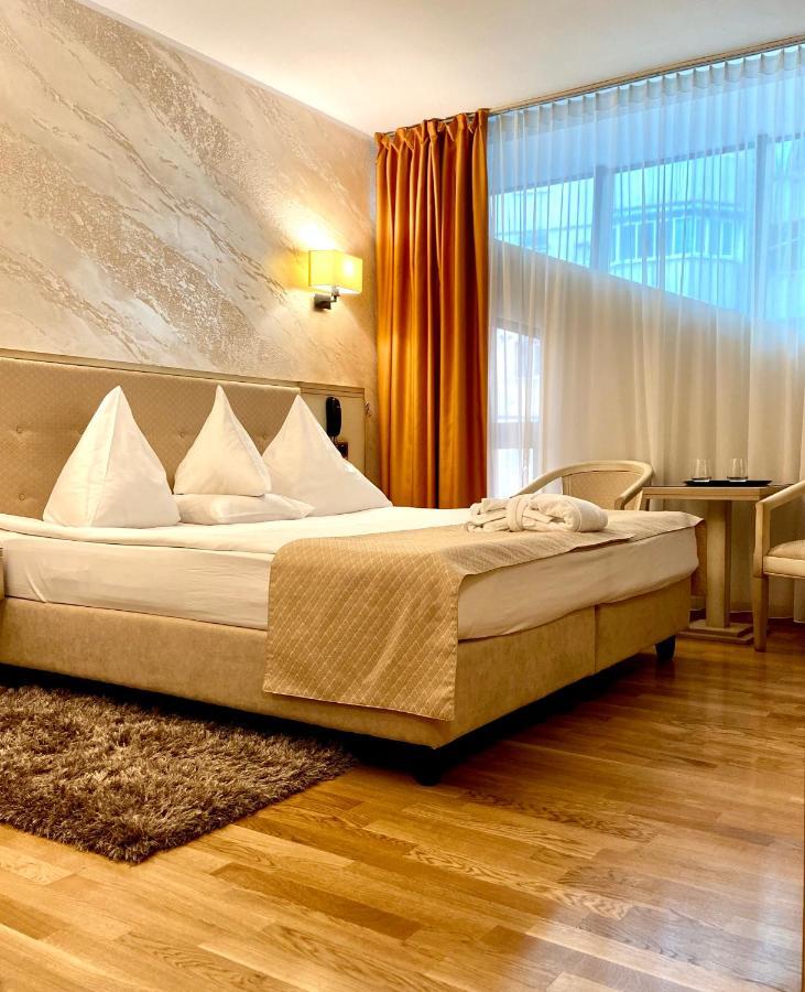Hotel Paradis Cluj-Napoca Extérieur photo