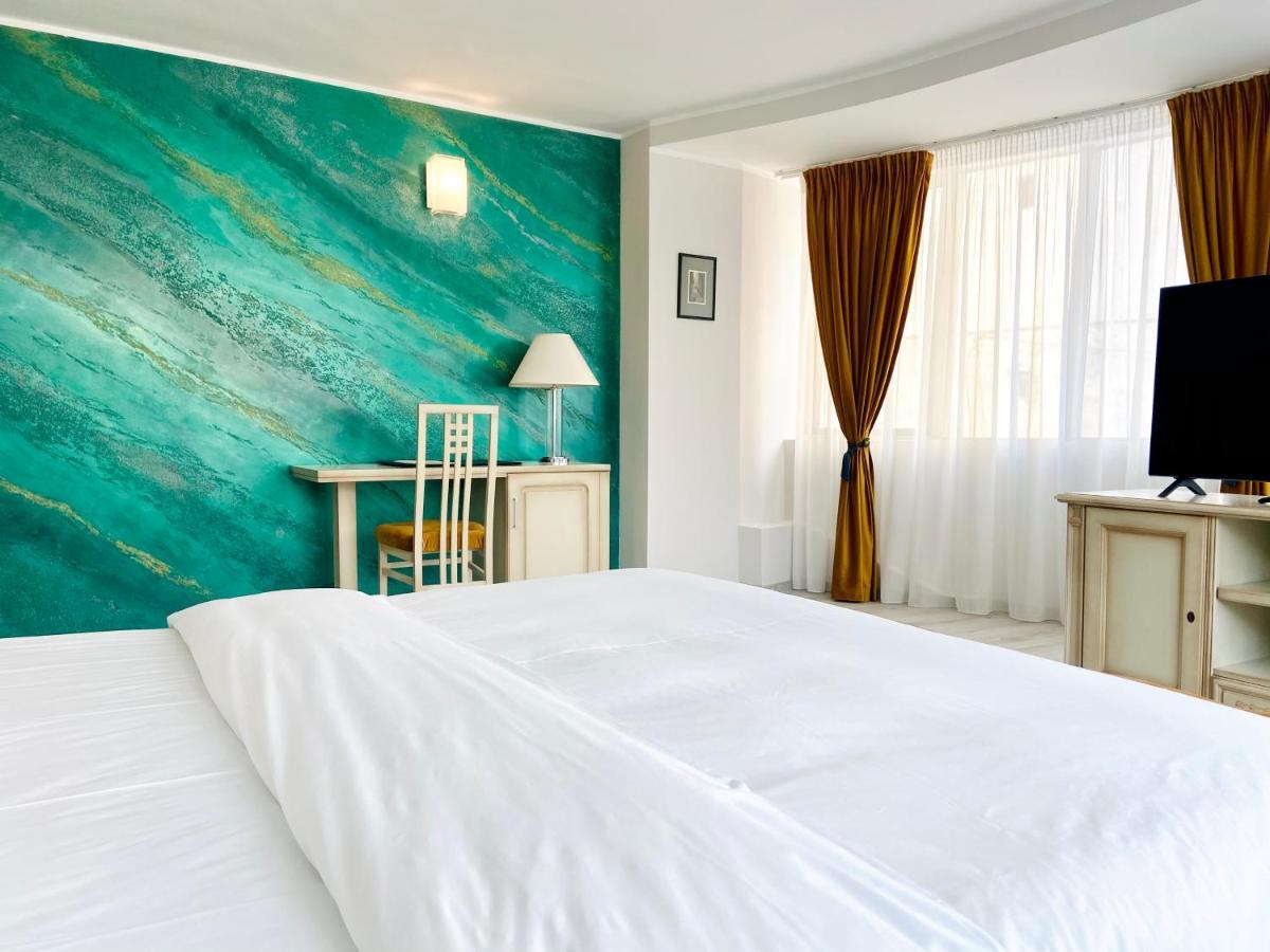 Hotel Paradis Cluj-Napoca Extérieur photo