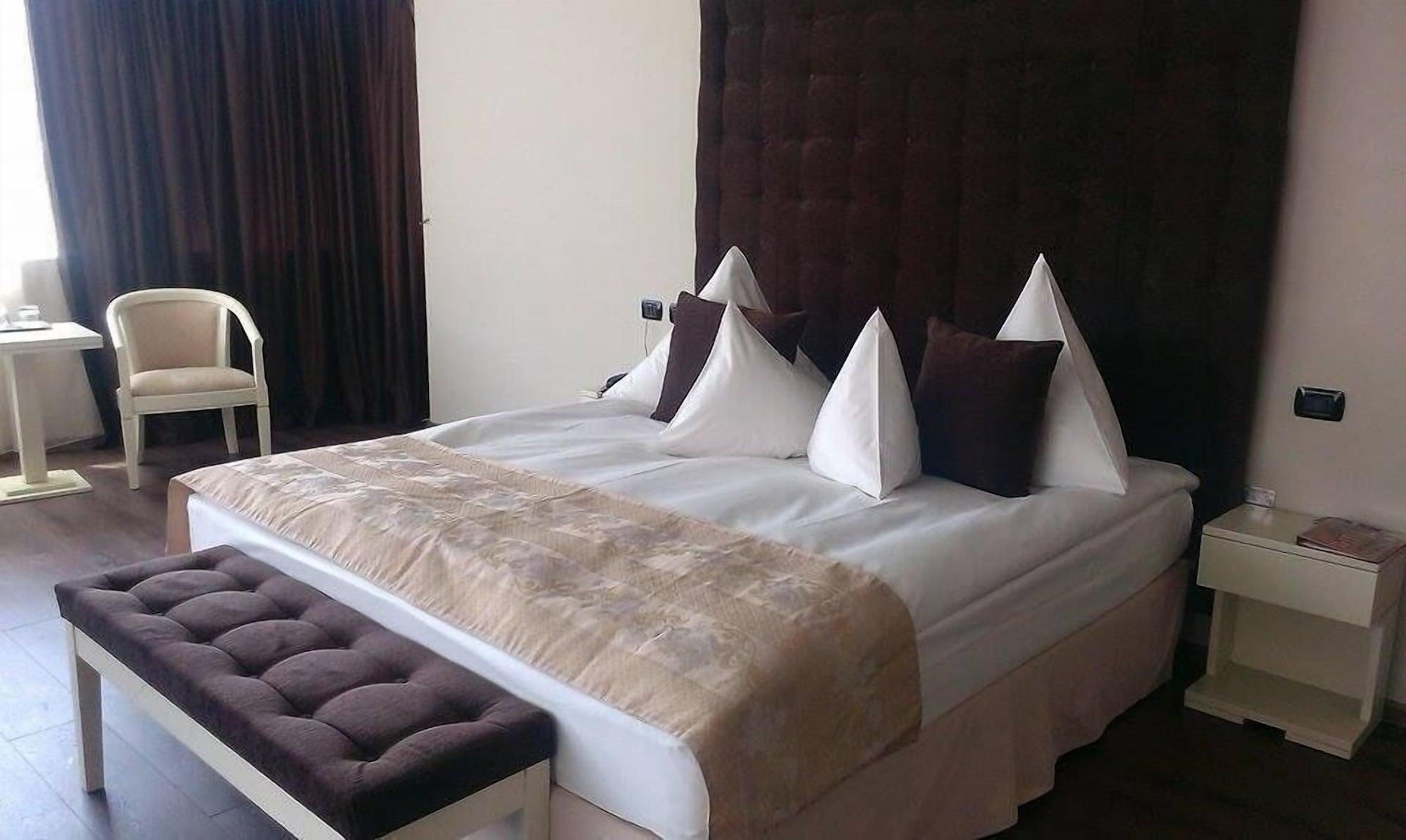 Hotel Paradis Cluj-Napoca Extérieur photo