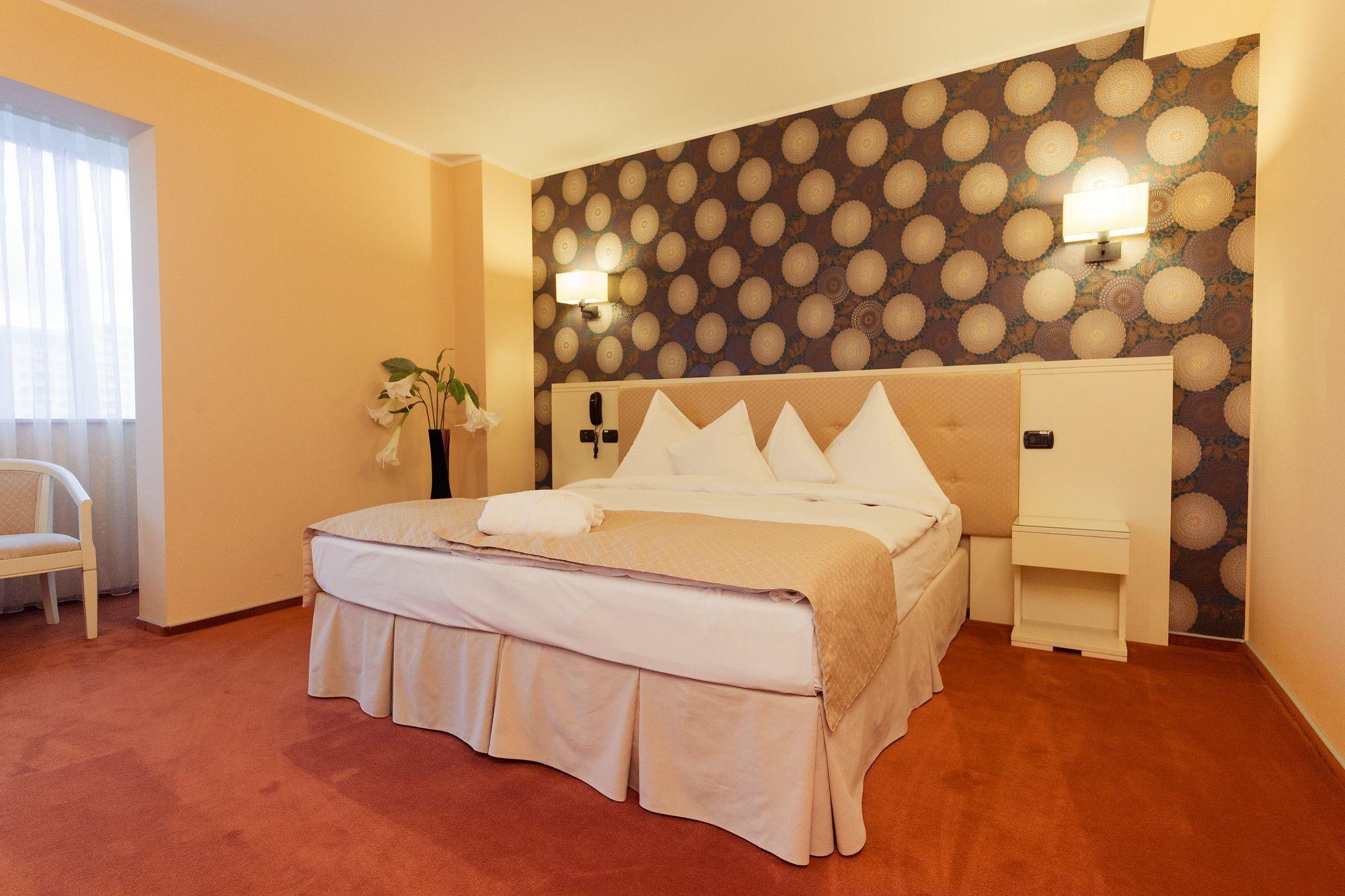Hotel Paradis Cluj-Napoca Extérieur photo