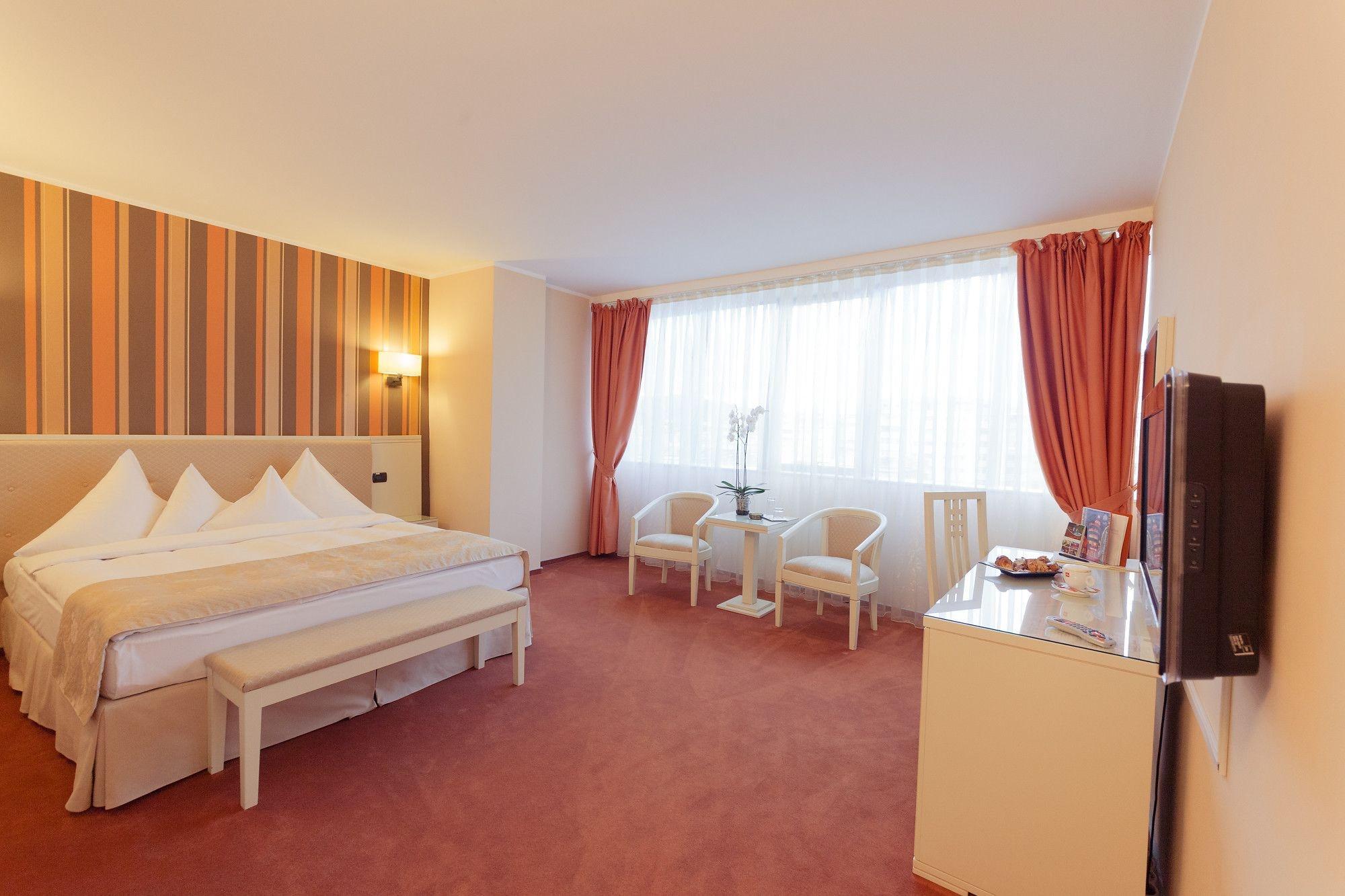 Hotel Paradis Cluj-Napoca Extérieur photo