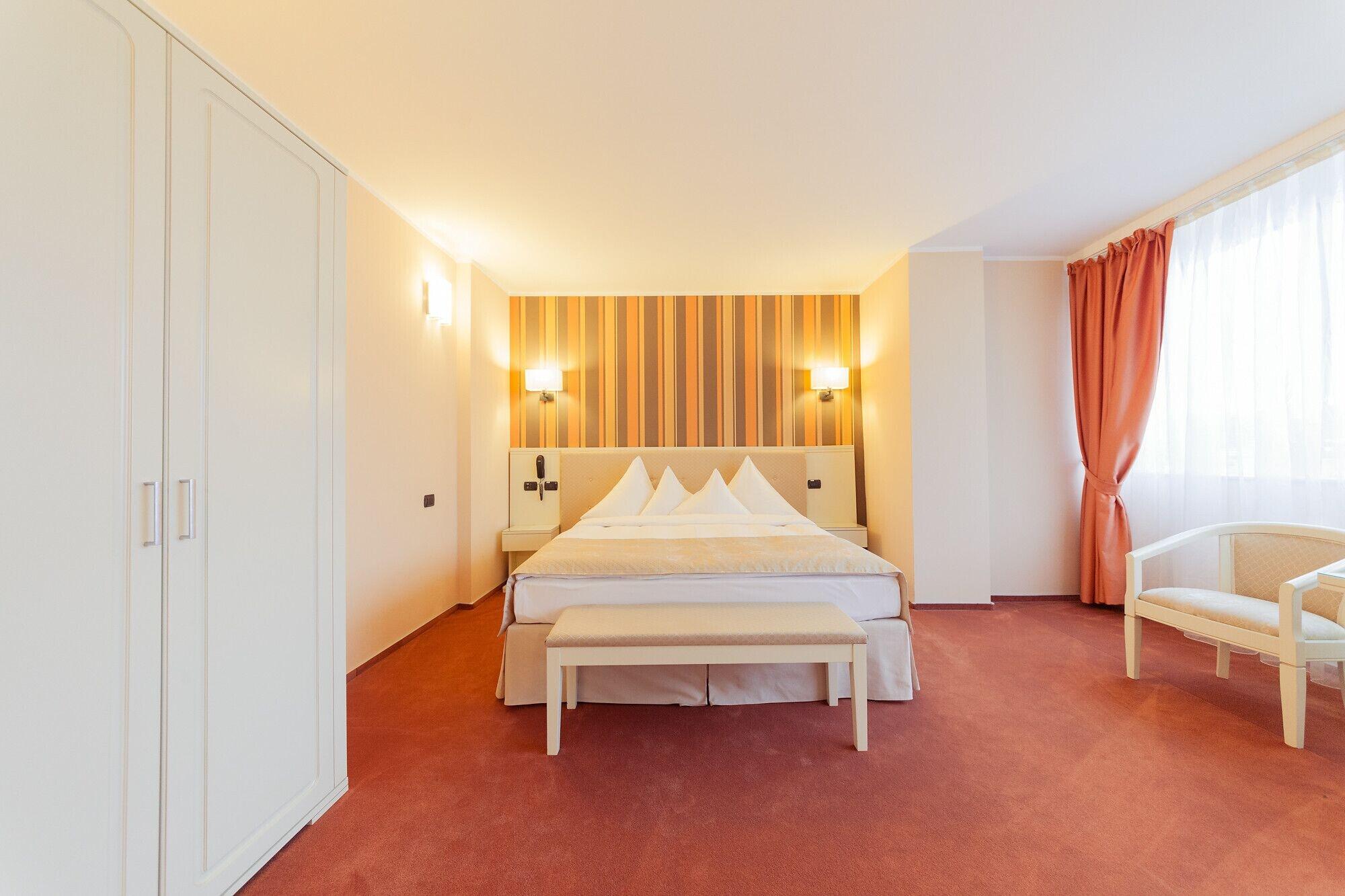 Hotel Paradis Cluj-Napoca Extérieur photo