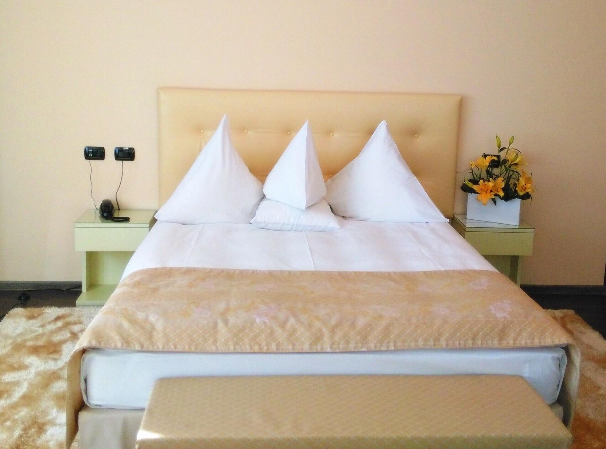 Hotel Paradis Cluj-Napoca Extérieur photo