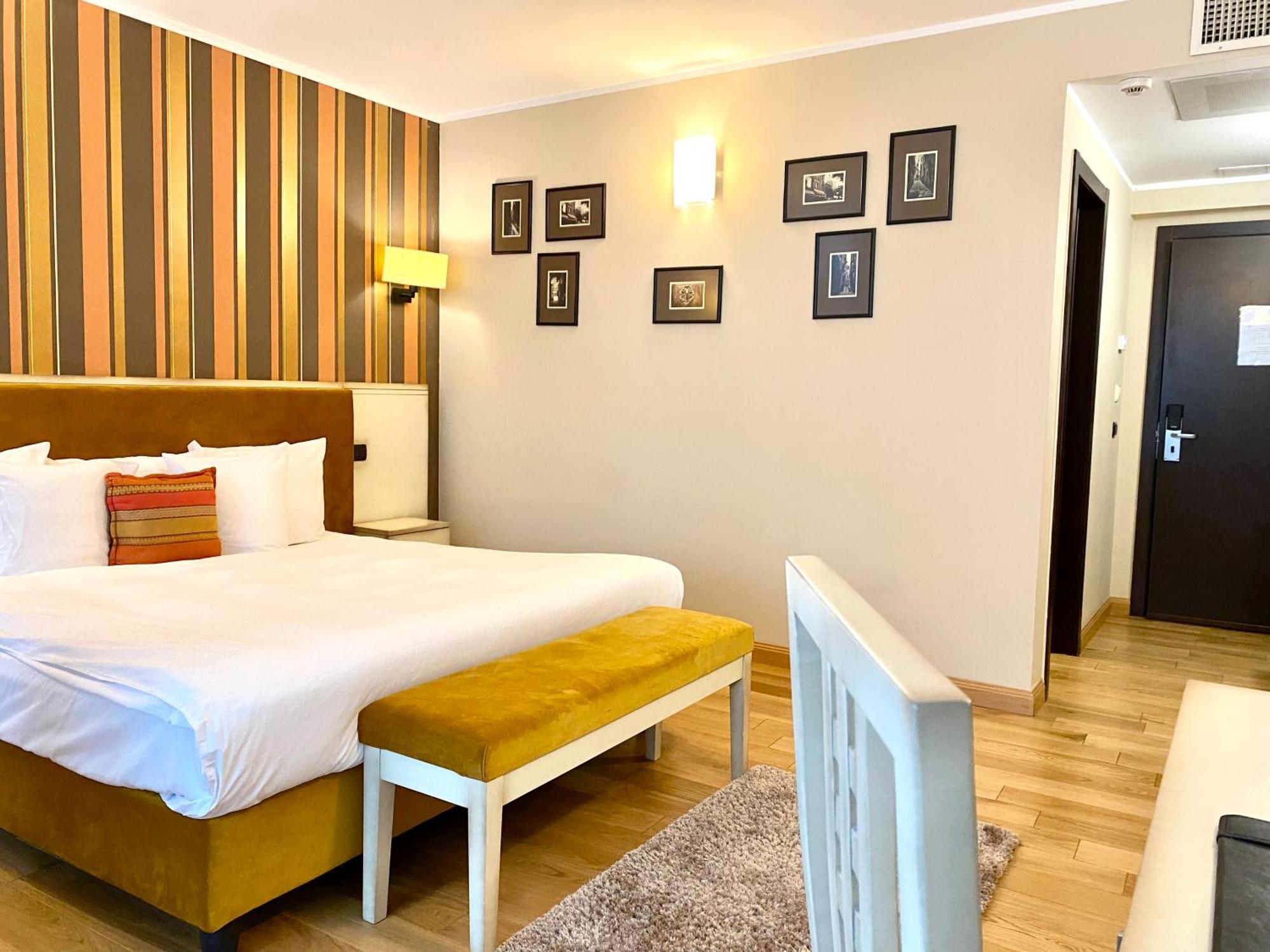 Hotel Paradis Cluj-Napoca Extérieur photo