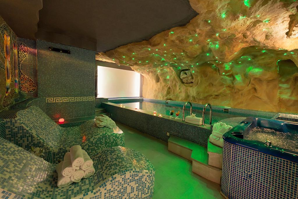 Hotel Paradis Cluj-Napoca Extérieur photo
