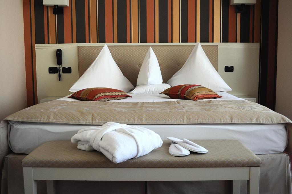 Hotel Paradis Cluj-Napoca Extérieur photo