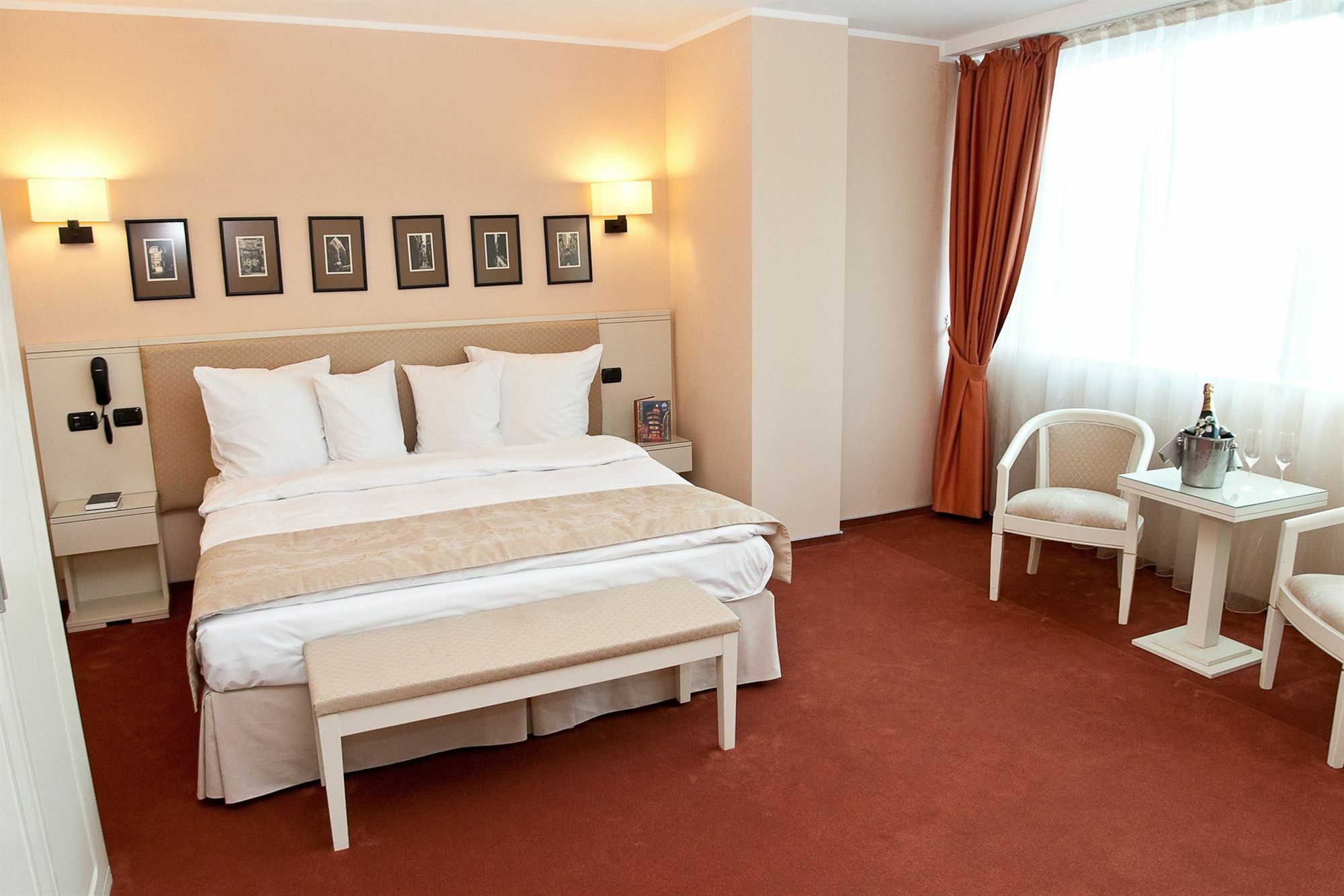 Hotel Paradis Cluj-Napoca Extérieur photo