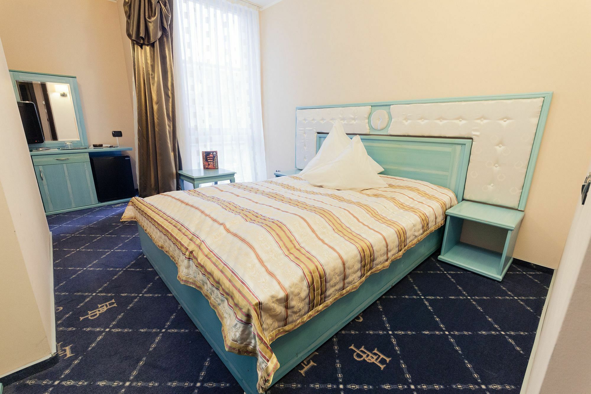 Hotel Paradis Cluj-Napoca Extérieur photo